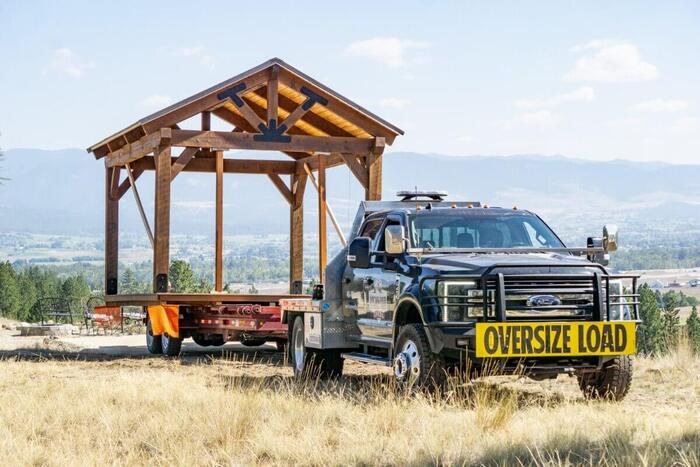 Shed Delivery Trailer Unloading